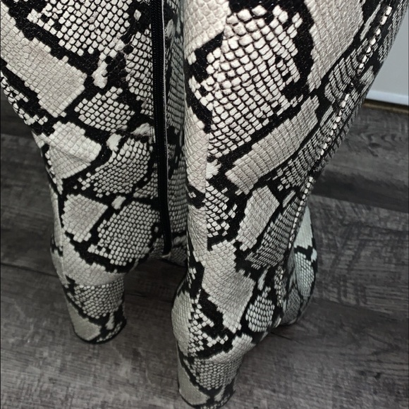 I.N.C International Authentic Snakeskin Boots SOLD - Picture 7 of 8